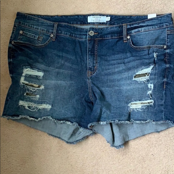 torrid Pants - Torrid distressed camo shorts